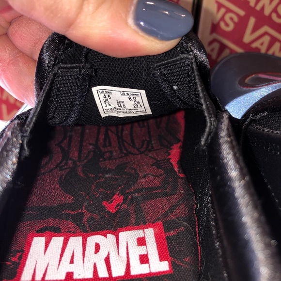 Vans Classic Slip on Marvel women’s NEW - Picture 8 of 11